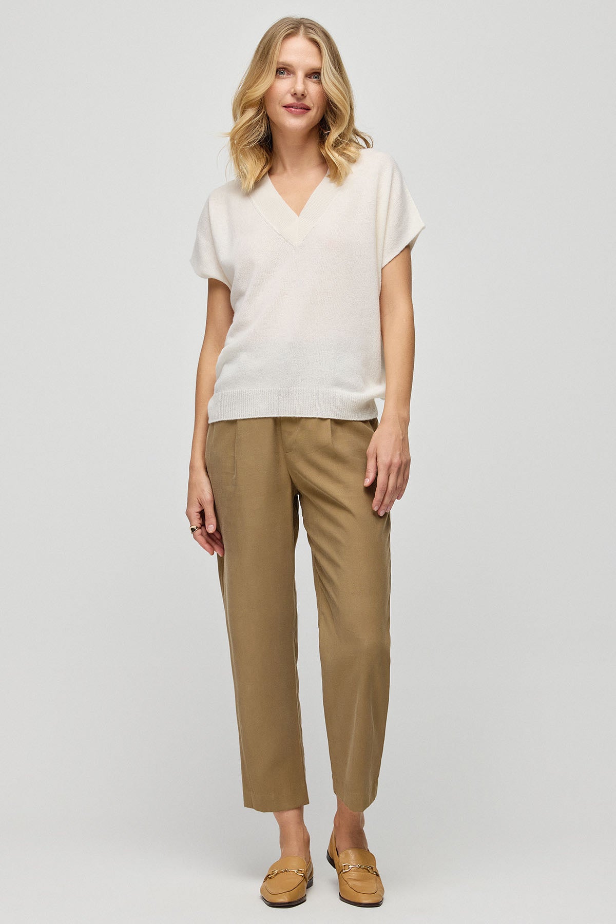 Beyaz Saf Kaşmir Kostir Derin V Yaka Rahat Kesim Kadın Triko