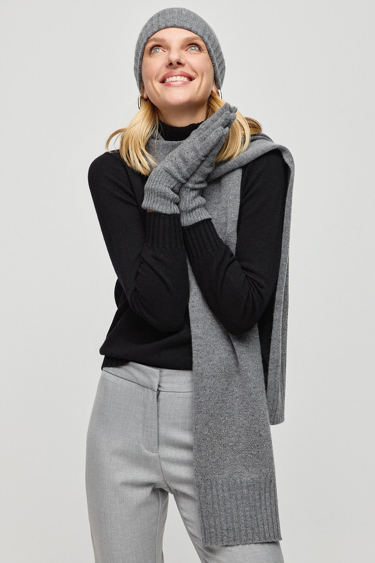 Siyah Saf Kaşmir Ava Balıkçı Yaka Kadın Kazak