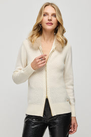 Ekru Kaşmir Yün Victoria Diagonal Dokulu Kürk Detaylı Kapüşonlu Hırka