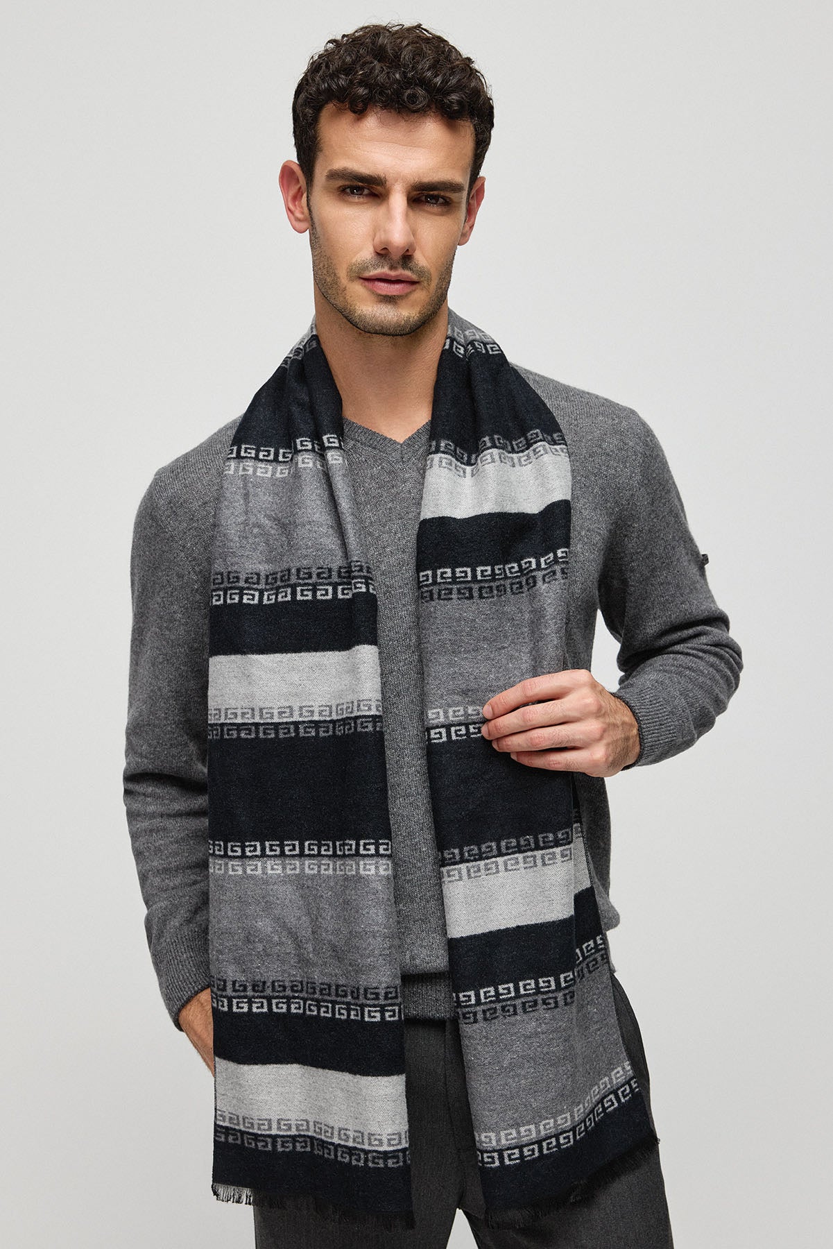 Siyah Roma Baskılı Modal Kaşmir Atkı 30x180 cm 23WMWL-300