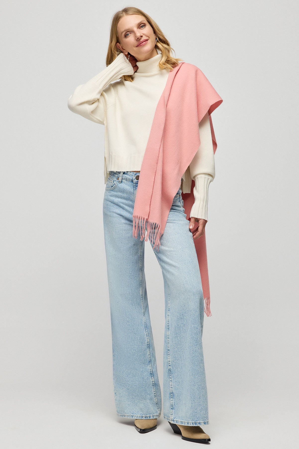 Ekru Kaşmir Yün Romy Balıkçı Yaka Yarasa Kollu Crop Kadın Kazak