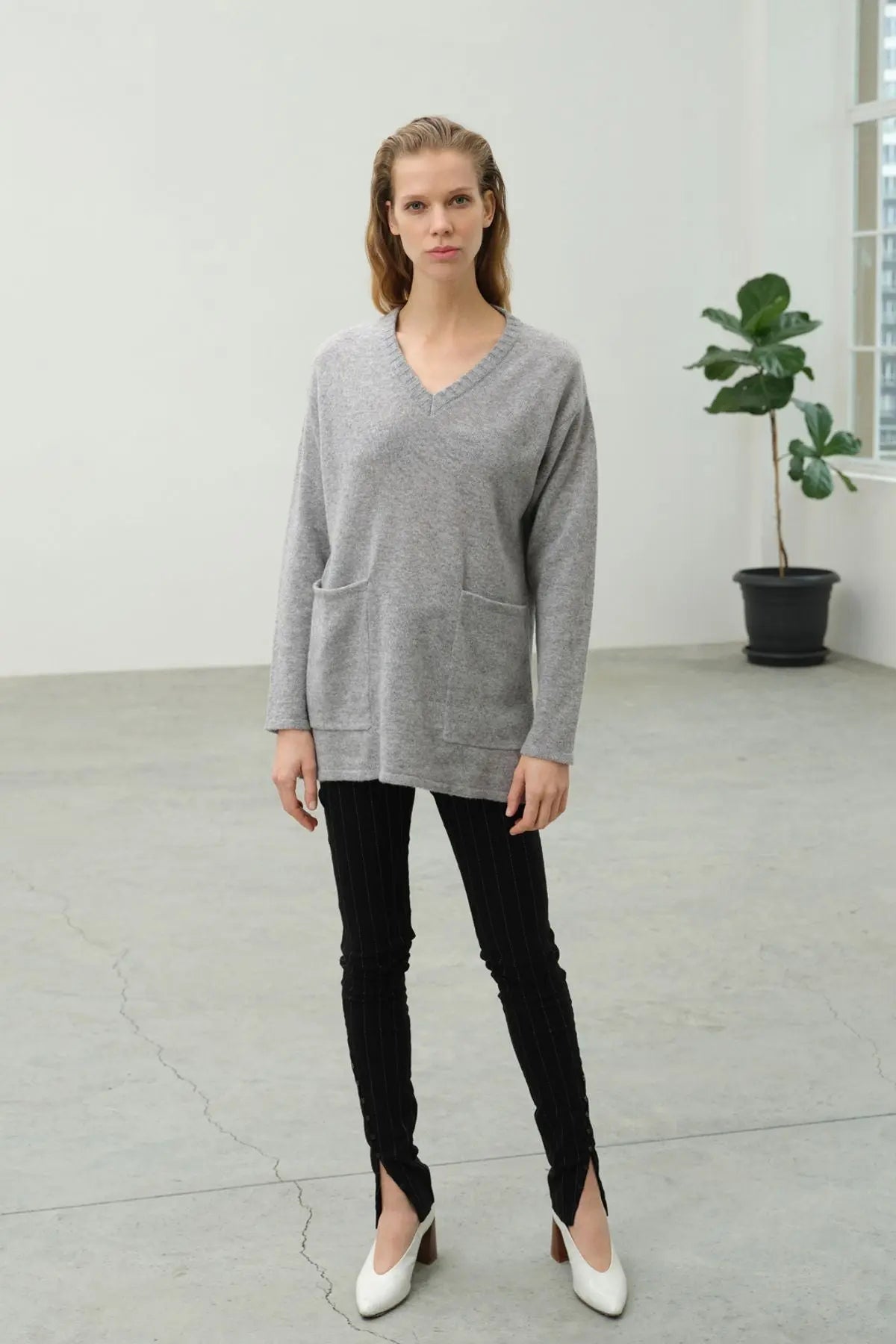 Açık Gri Saf Kaşmir V Yaka Uzun Kollu Cepli Kostir Tunik Silk and Cashmere