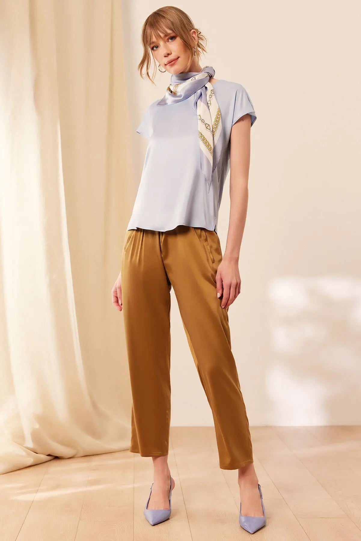 Açık Mavi İpek Karışımlı Monica Yuvarlak Yaka Kısa Kollu Bluz Silk and Cashmere