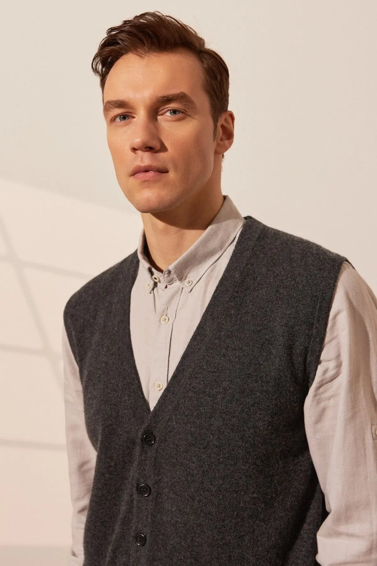 Antrasit Jan Saf Kamir V Yaka Erkek Yelek Silk and Cashmere