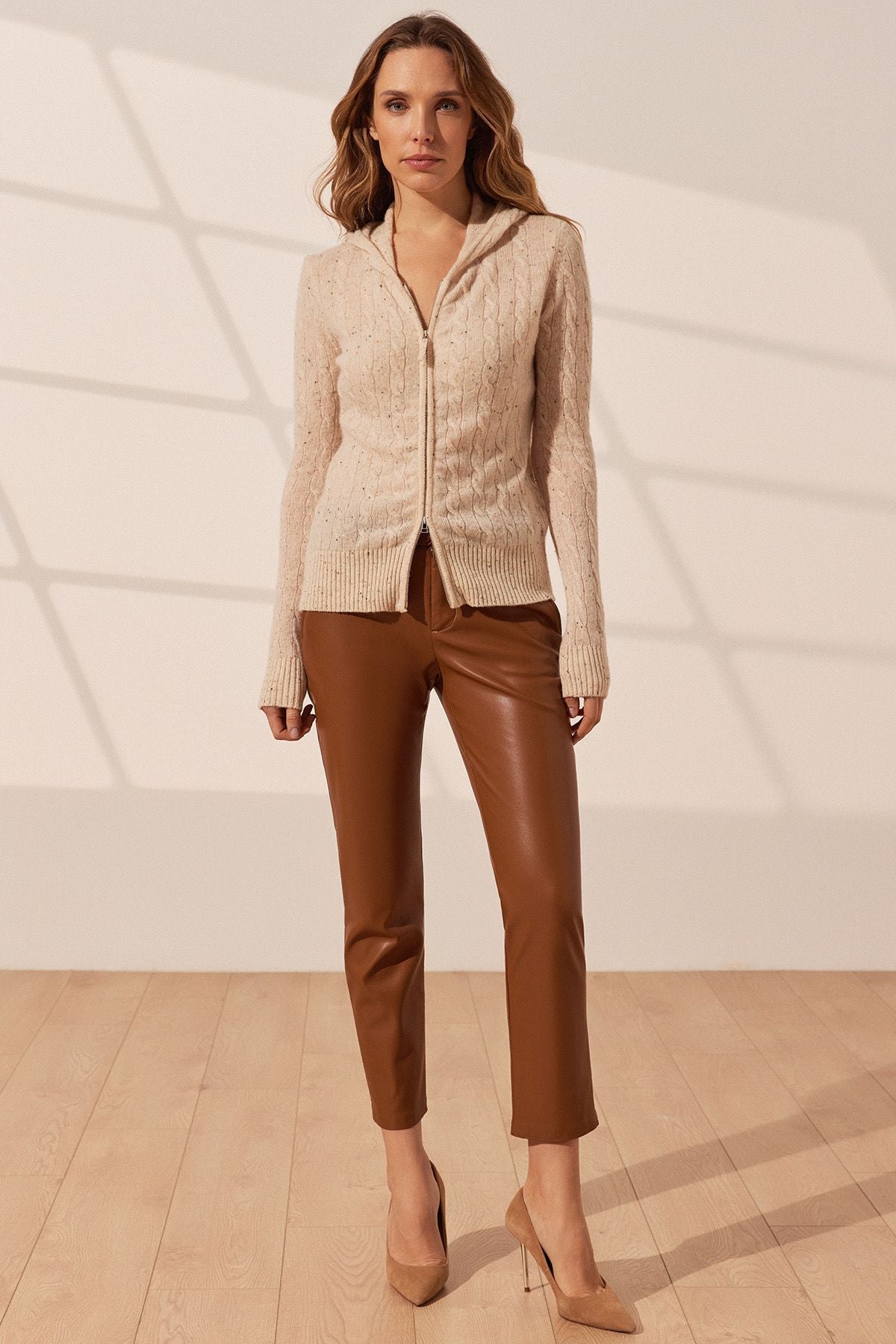 Kum Beji Amelia Avustralya Yünü Kaşmir Saç Örgülü Uzun Kollu Kadın Kapüşonlu Hırka