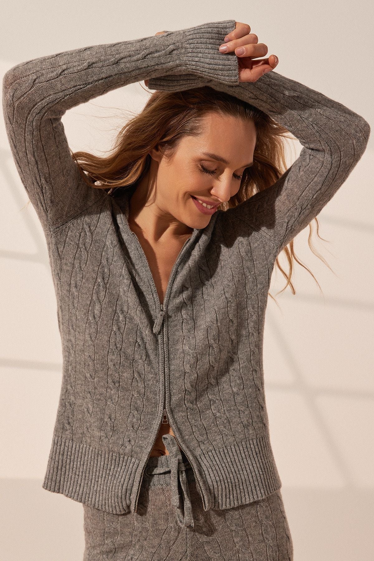 Orta Gri Melanj Amelia Avustralya Yünü Kaşmir Saç Örgülü Uzun Kollu Kadın Kapüşonlu Hırka