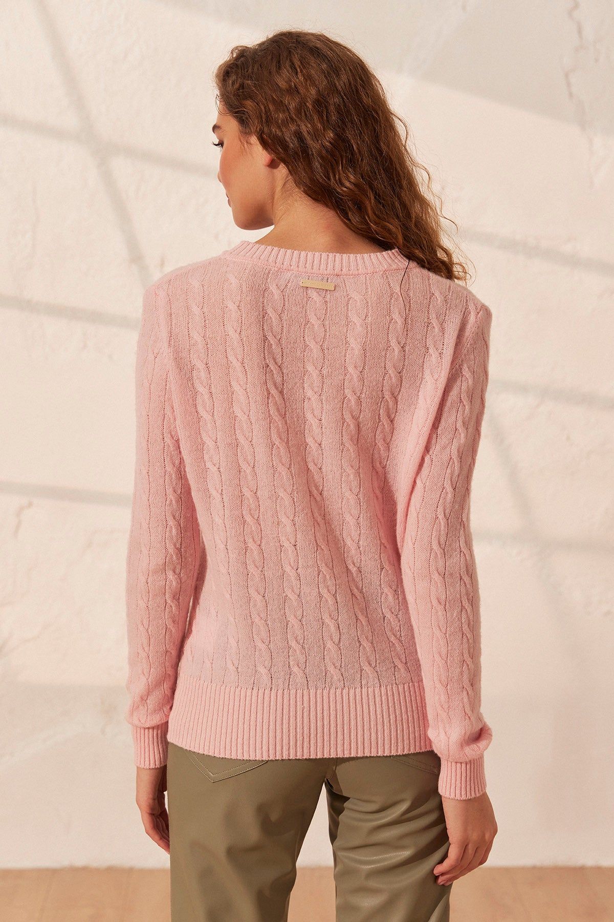 Pembe Amelia Avustralya Yünü Kaşmir Saç Örgülü Yuvarlak Yaka Uzun Kollu Kadın Kazak