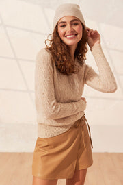 Kum Beji Amelia Avustralya Yünü Kaşmir Saç Örgülü V Yaka Uzun Kollu Kadın Kazak