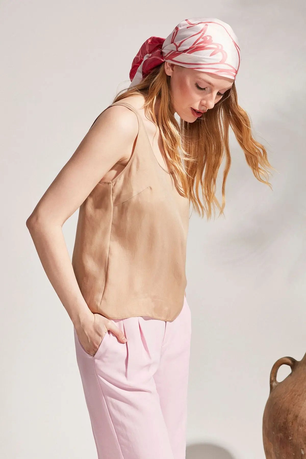 Bej & More Clara Yuvarlak Yaka Kolsuz Kupro Bluz Silk and Cashmere