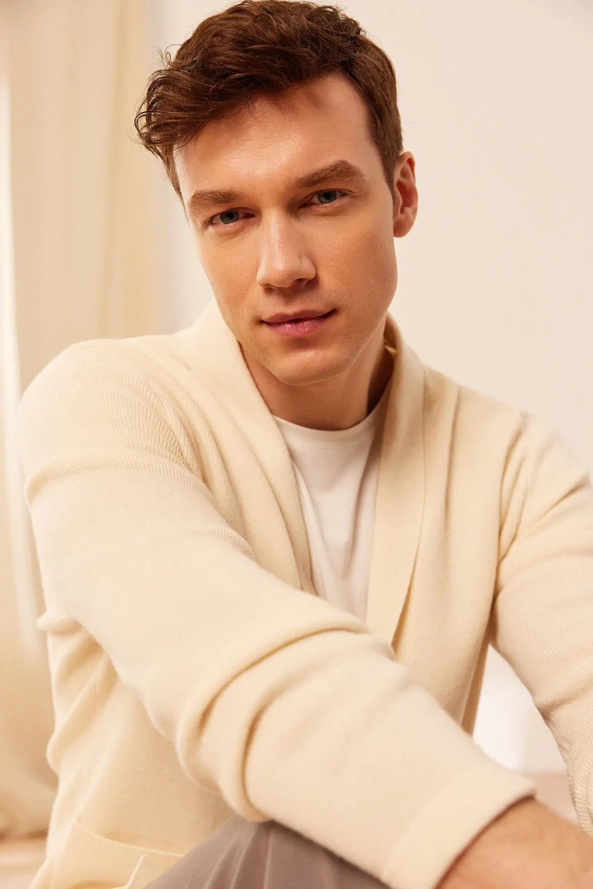 Beyaz Fabio Yün V Yaka Triko Uzun Kollu Erkek Hrka Silk and Cashmere