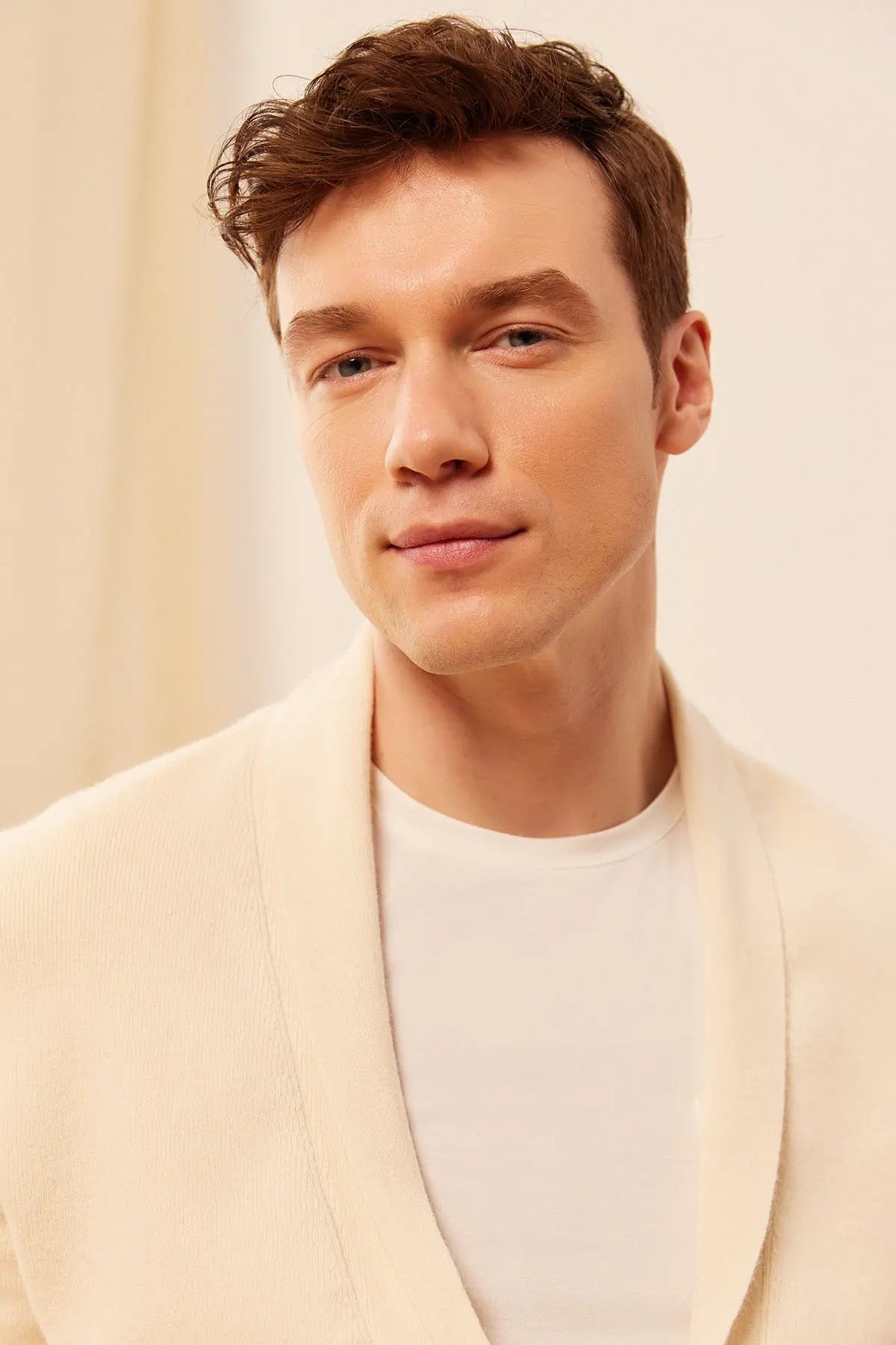 Beyaz Fabio Yün V Yaka Triko Uzun Kollu Erkek Hrka Silk and Cashmere