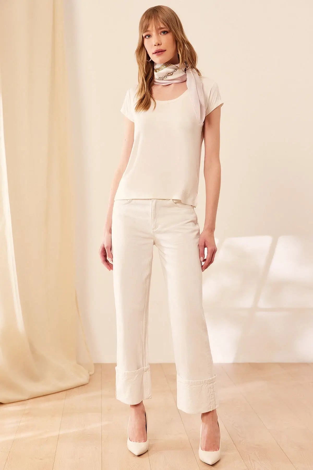 Beyaz & More Tracy Yuvarlak Yaka Kısa Kollu Rahat Kesim Modal Tişört Silk and Cashmere