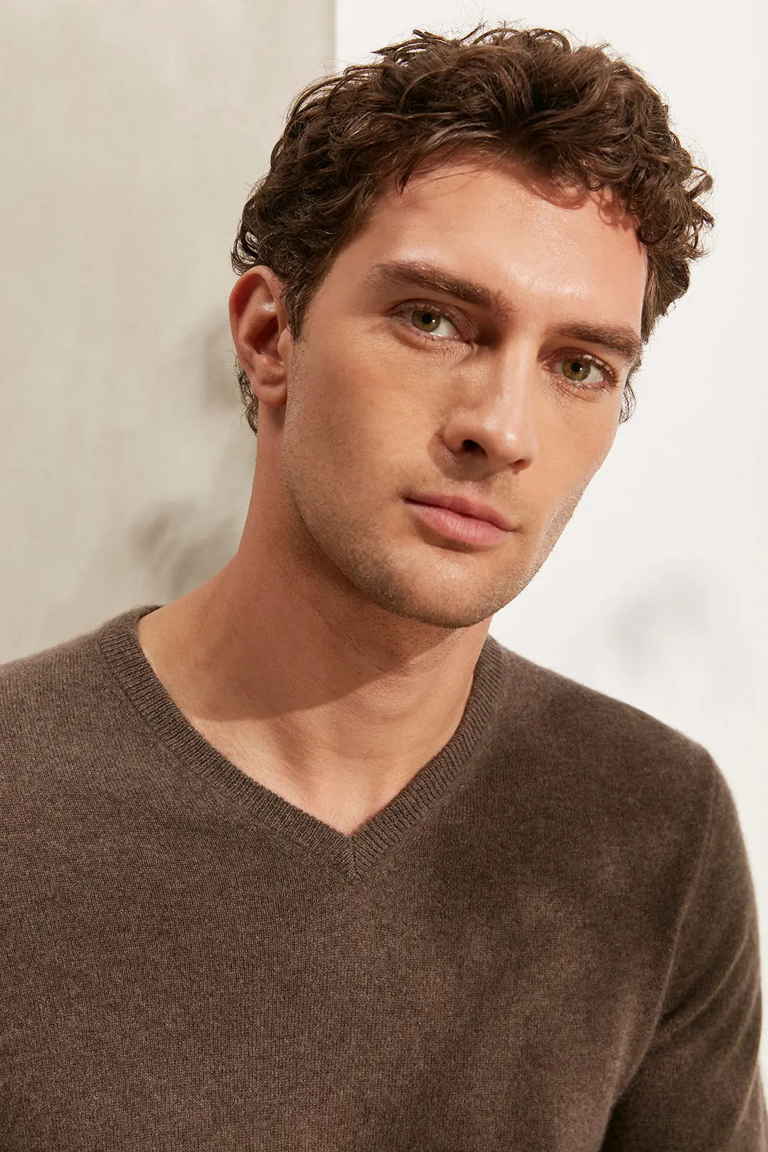 Camel Saf Kamir V Yaka Uzun Kollu Vincent Erkek Kazak Silk and Cashmere