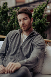 Orta Gri Melanj Kaşmir ve Yün Geri Dönüştürülmüş  Reloved  Yüksek Yaka Erkek Kapüşonlu Hırka