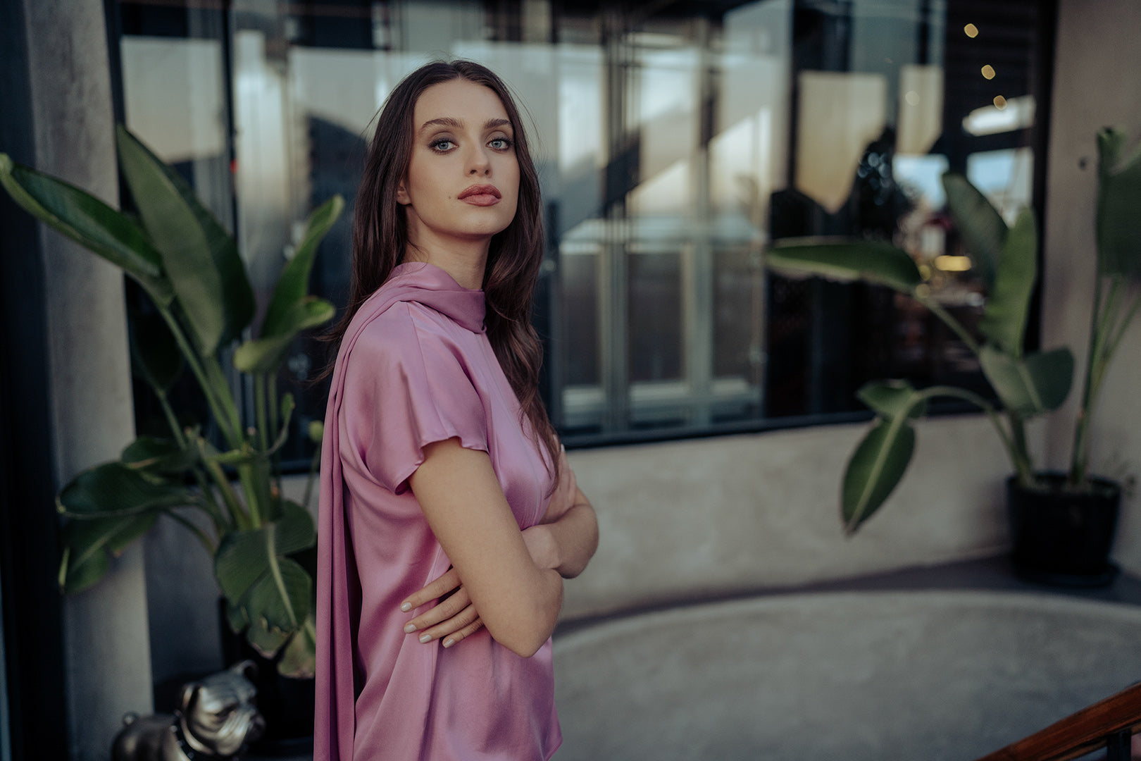 Gül Kurusu Saf İpek Cecilia Fular yaka Kısa Kollu Bluz