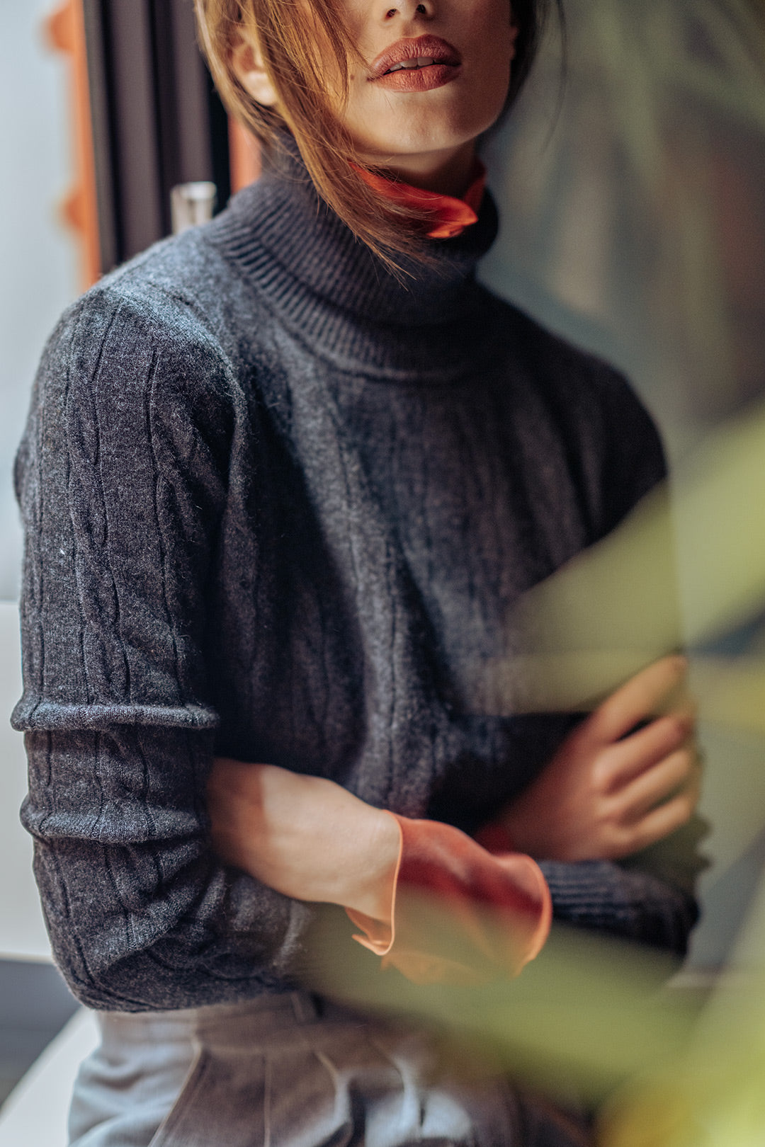 Antrasit Avusturalya Yünü ve Kaşmir Amelia Saç Örgülü Balıkçı Yaka Kadın Kazak