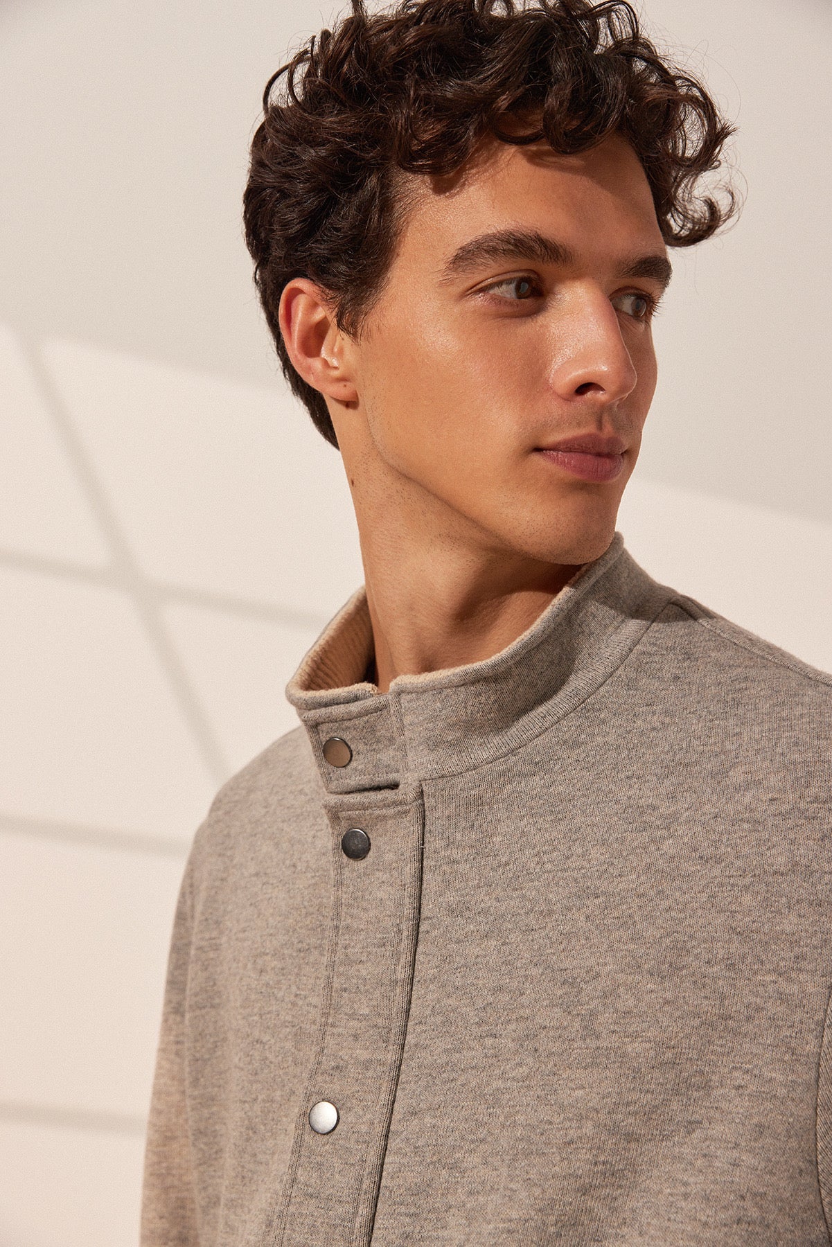 Açık Gri Tricennial  Merino Yünü İpek Hakim Yaka Uzun Kollu Örgü Erkek Hırka Mont