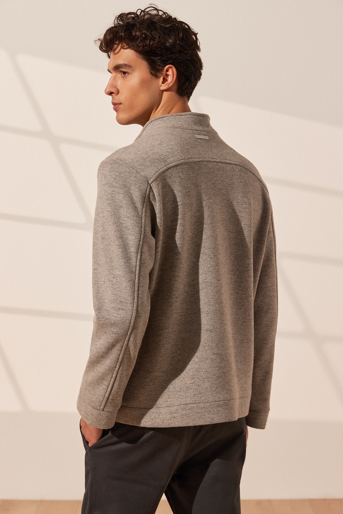 Açık Gri Tricennial  Merino Yünü İpek Hakim Yaka Uzun Kollu Örgü Erkek Hırka Mont