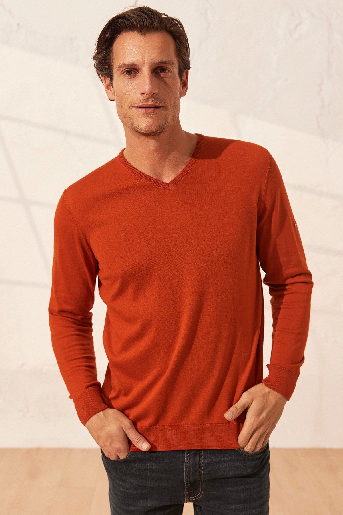Kiremit İpek ve Kaşmir V Yaka Uzun Kollu Utku Erkek Triko