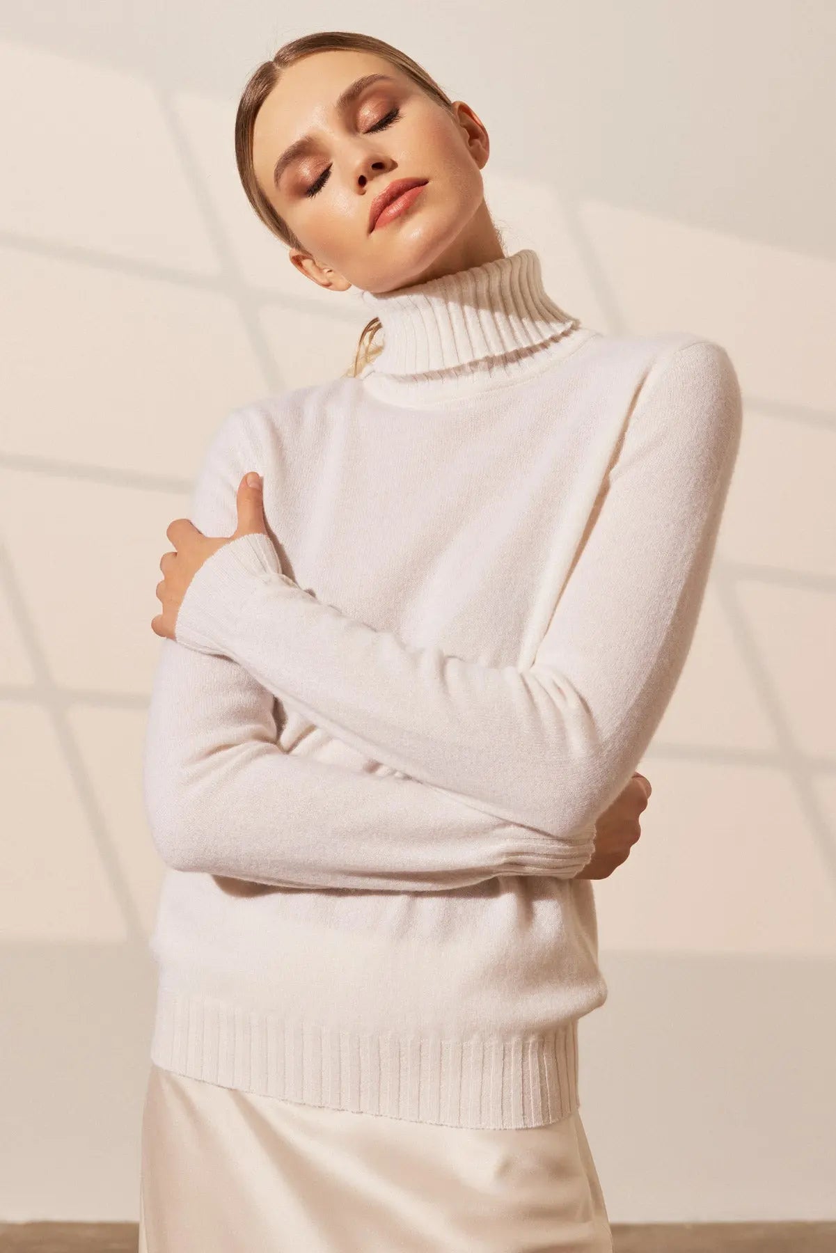 Ekru Ava Saf Kaşmir Balıkçı Yaka Uzun Kollu Kadın Kazak Silk and Cashmere