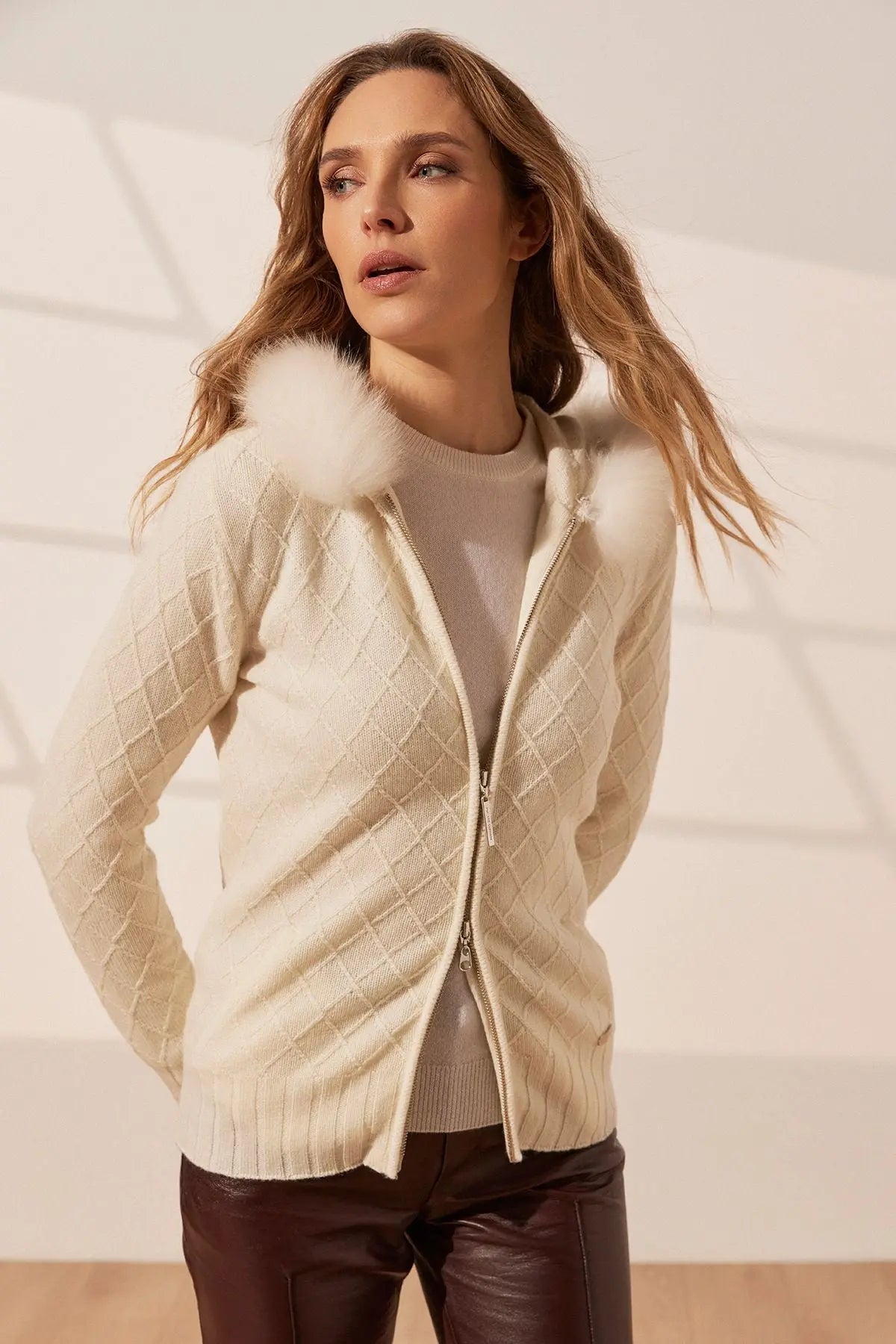 Ekru Kaşmir Merino Yünü Karışımlı Çıkarılabilir Kürk Detaylı Kadın Kapüşonlu Silk and Cashmere