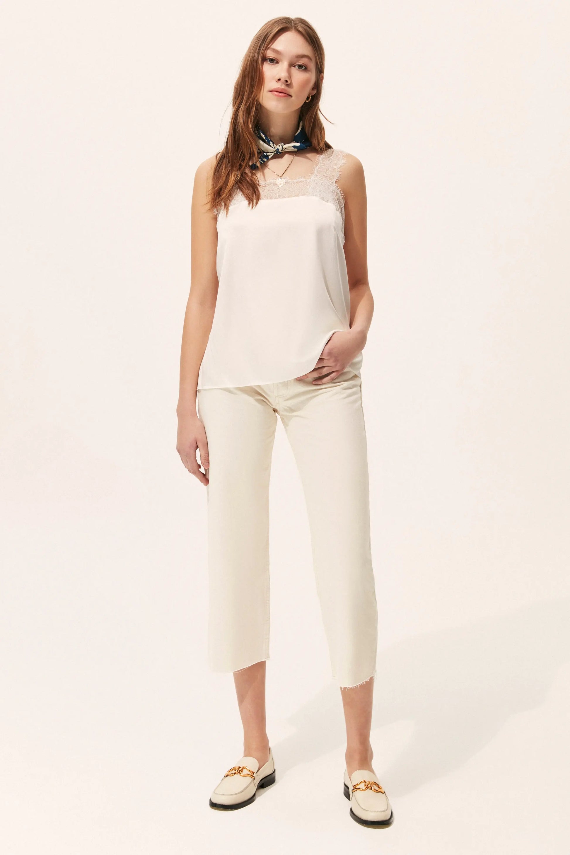 Ekru Lia Krop Kesim Askılı Dantel Detaylı Bluz Silk and Cashmere