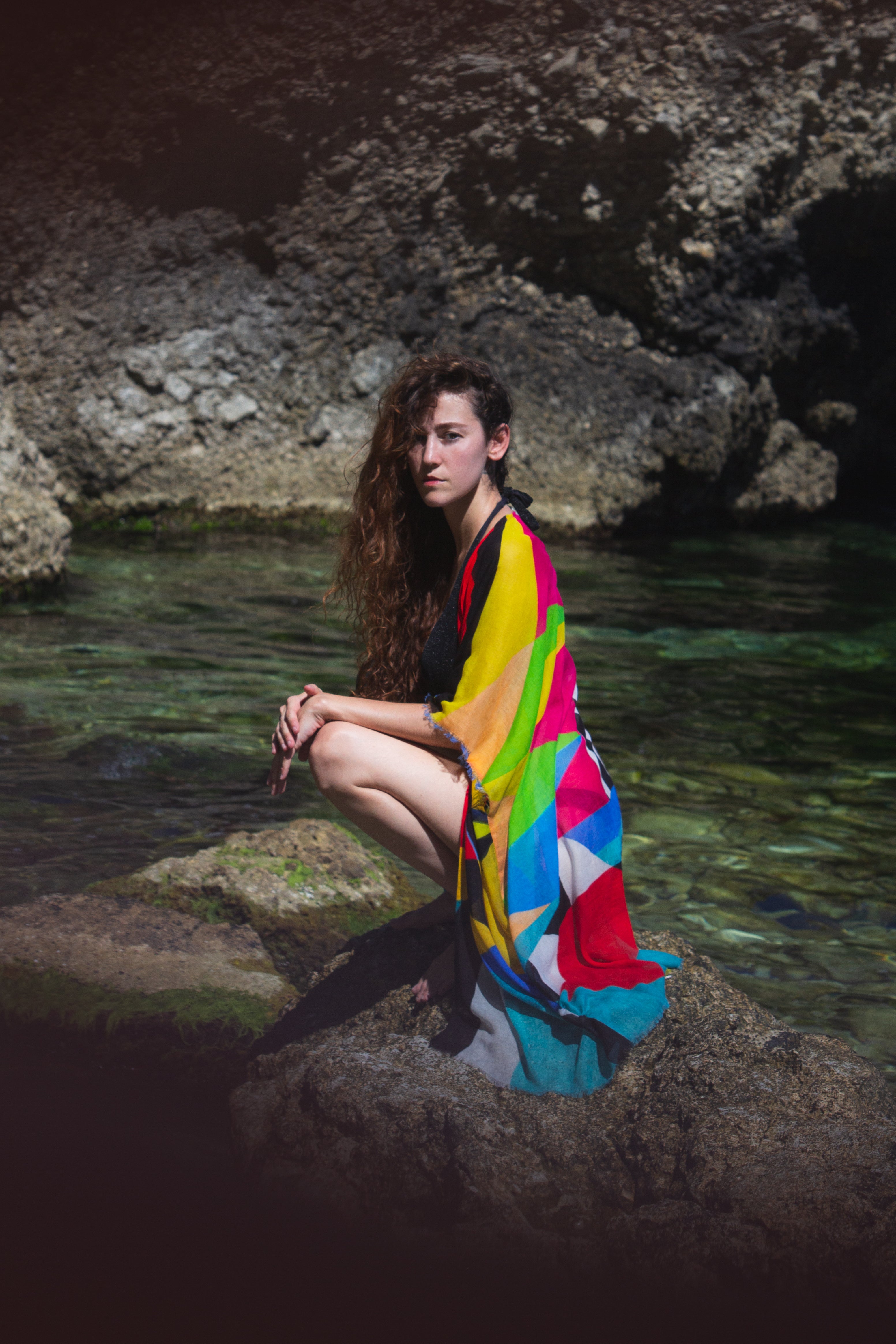 Siyah Jas İpekli Desenli Kısa Kollu Kimono Hırka