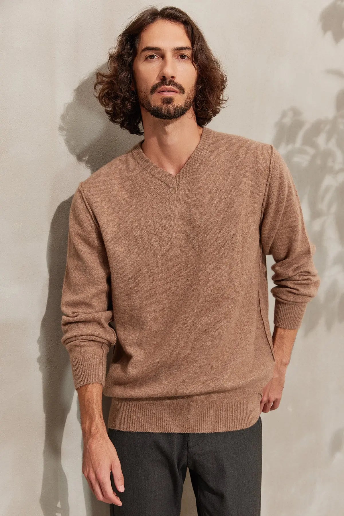 Koyu Bej Kaşmir ve Avustralya Yünü Erson Ters Dikiş Detaylı V Yaka Uzun Kollu Erkek Kazak Silk and Cashmere