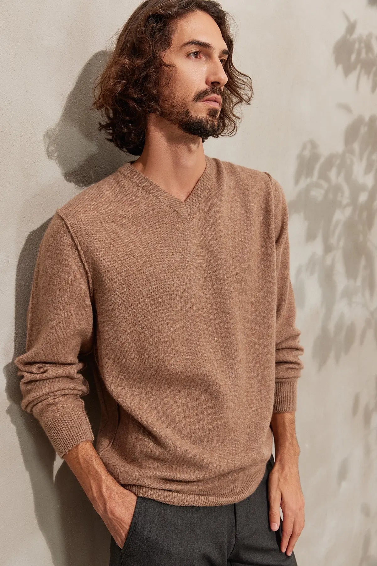 Koyu Bej Kaşmir ve Avustralya Yünü Erson Ters Dikiş Detaylı V Yaka Uzun Kollu Erkek Kazak Silk and Cashmere