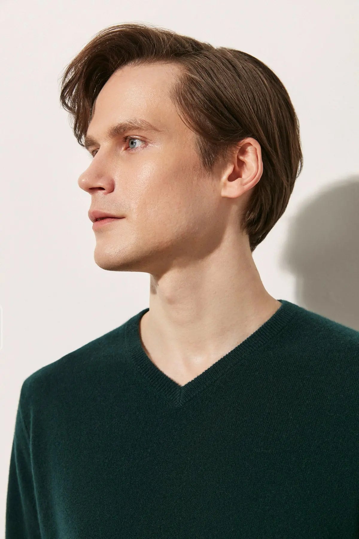 Koyu Yeşil Saf Kaşmir V Yaka Uzun Kollu Vincent Erkek Kazak Silk and Cashmere