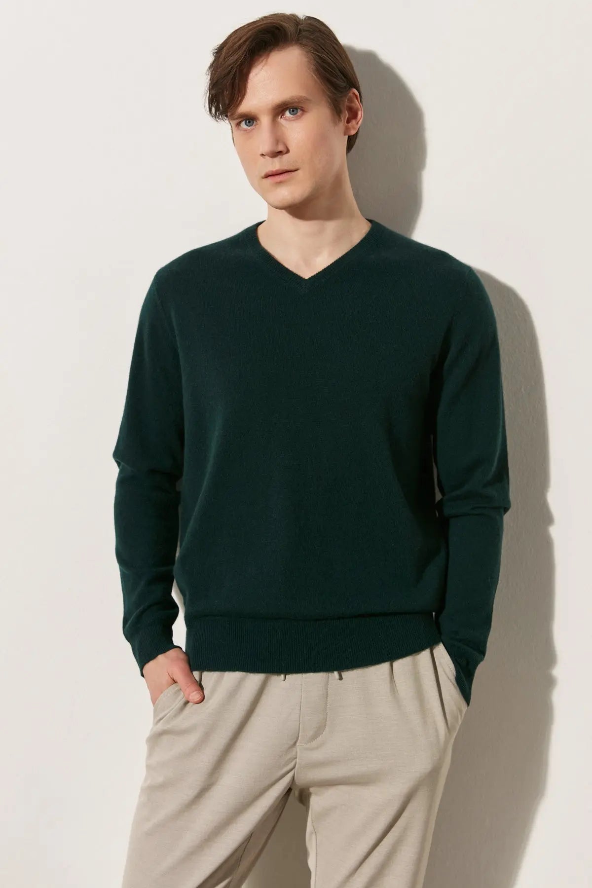 Koyu Yeşil Saf Kaşmir V Yaka Uzun Kollu Vincent Erkek Kazak Silk and Cashmere