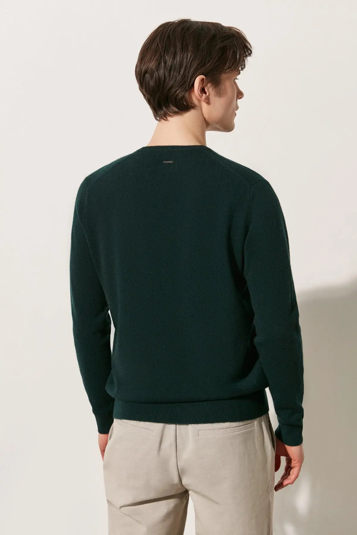 Koyu Yeşil Saf Kaşmir V Yaka Uzun Kollu Vincent Erkek Kazak Silk and Cashmere