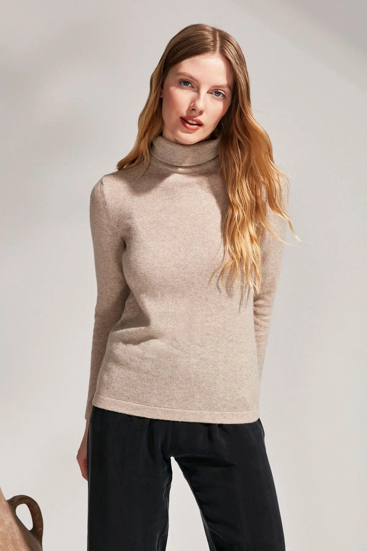 Kum Beji Kaşmir ve Avustralya Yünü Carole  Balıkçı Yaka Uzun Kollu Kazak Silk and Cashmere