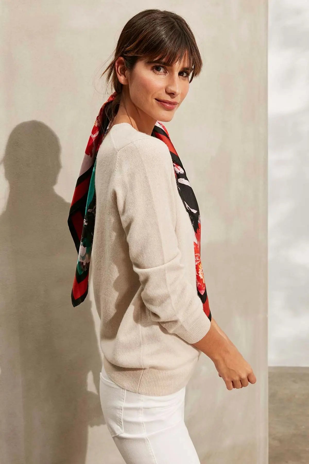 Kum Beji Saf Kamir Veronique V Yaka Uzun Kollu Kazak Silk and Cashmere