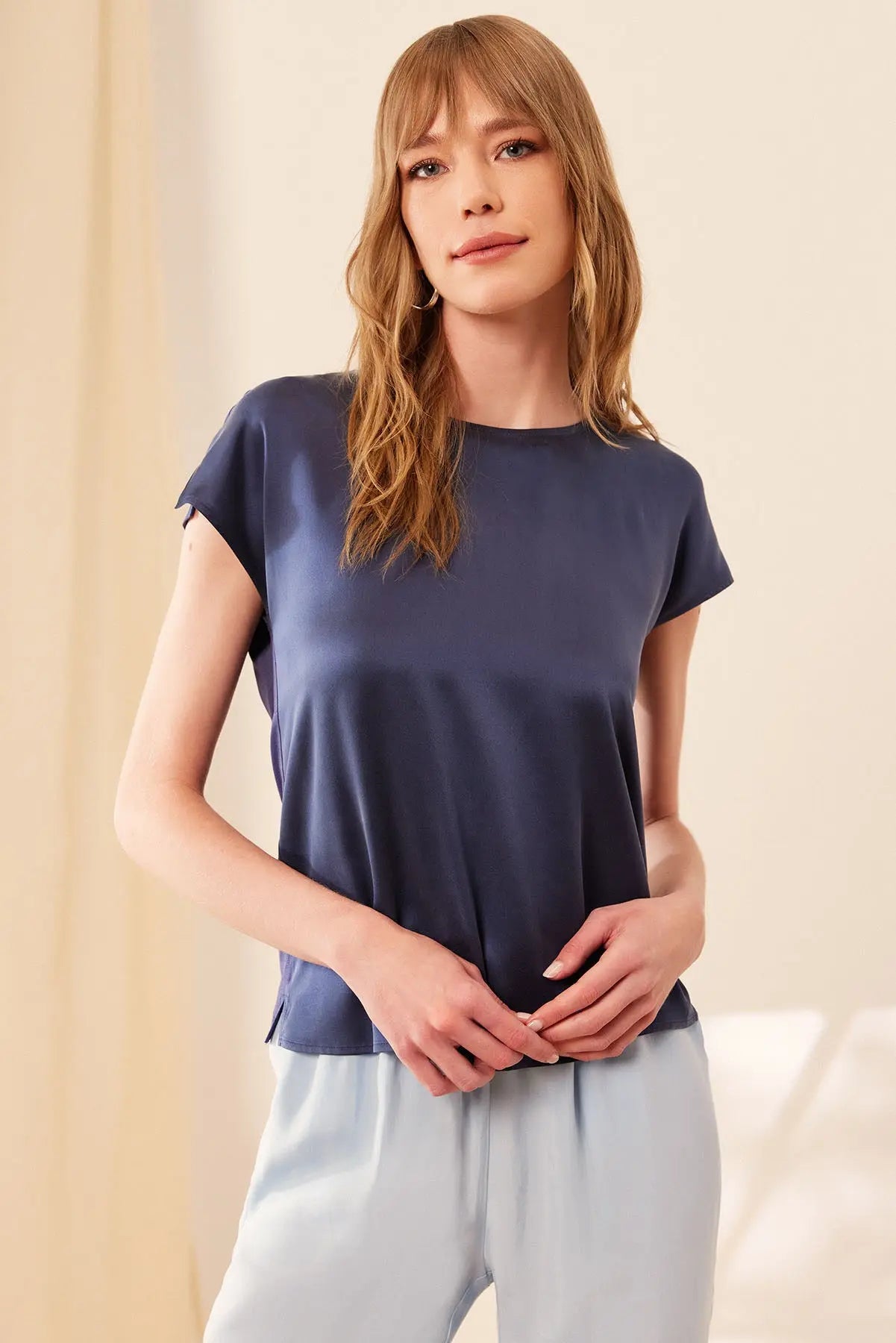 Lacivert İpek Karışımlı Monica Yuvarlak Yaka Kısa Kollu Bluz Silk and Cashmere