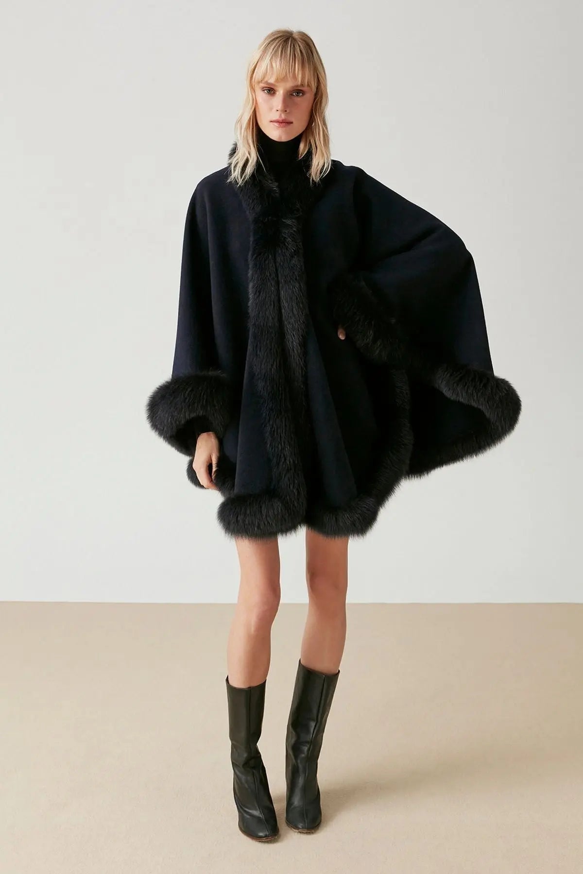 Lacivert Kaşmir Karışımlı Alexis Kürk Detaylı Pelerin Silk and Cashmere