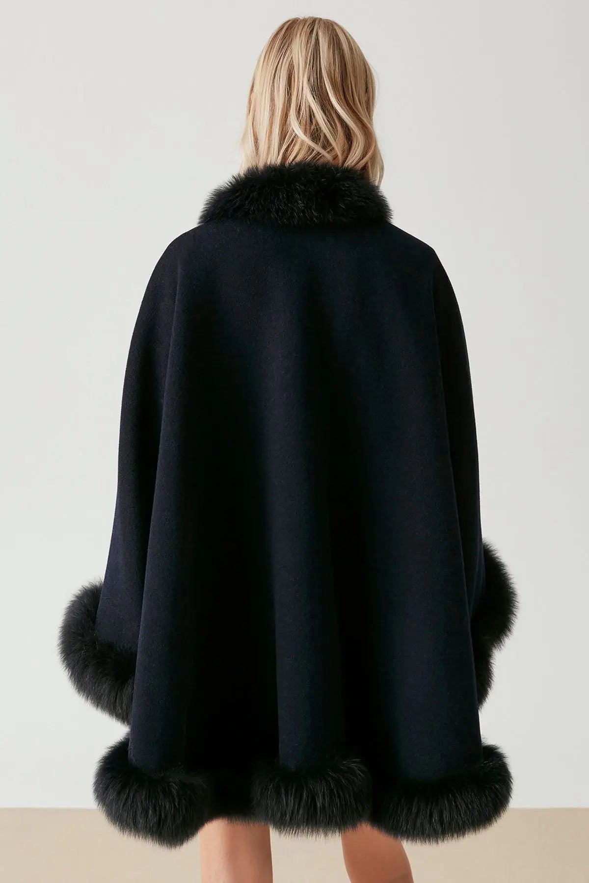 Lacivert Kaşmir Karışımlı Alexis Kürk Detaylı Pelerin Silk and Cashmere