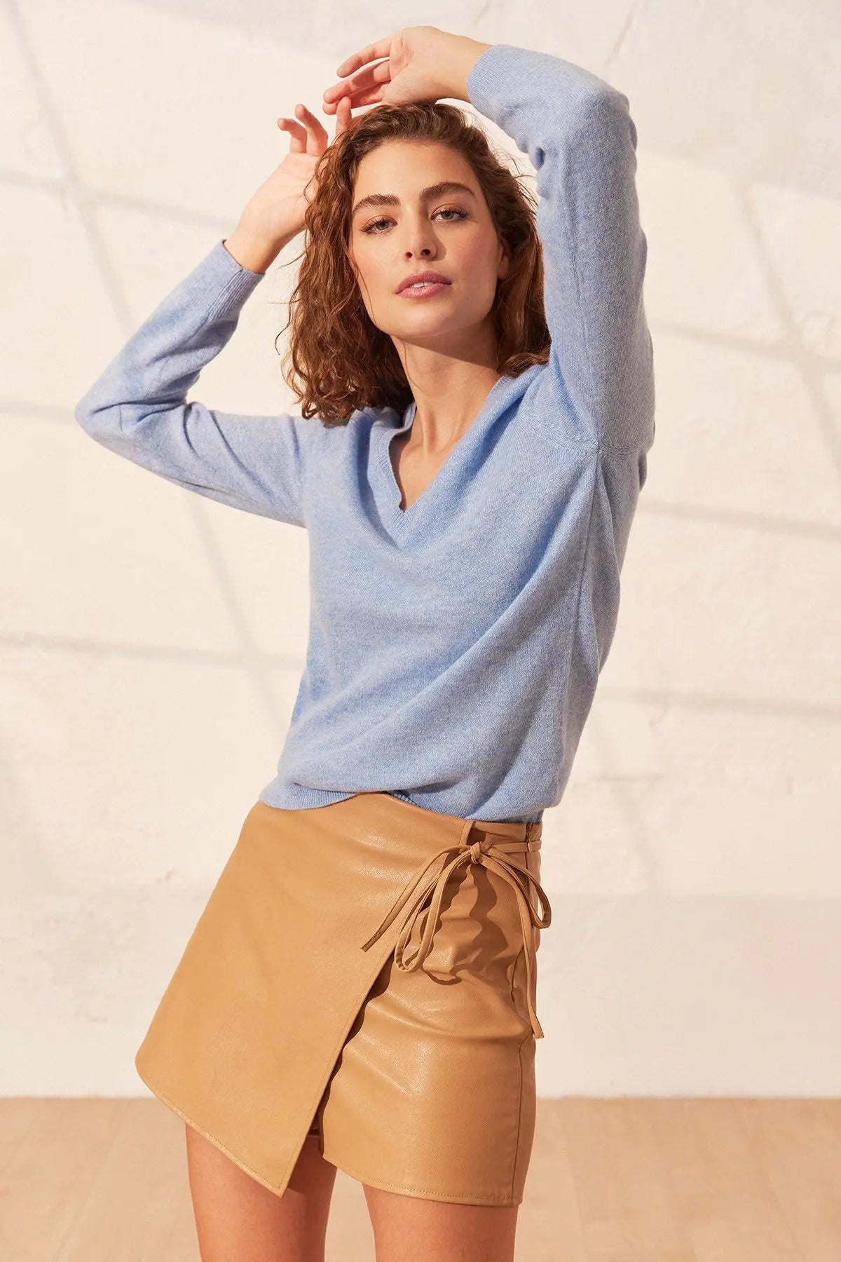 Mavi Saf Kaşmir Veronique V Yaka Uzun Kollu Kadın Kazak Silk and Cashmere