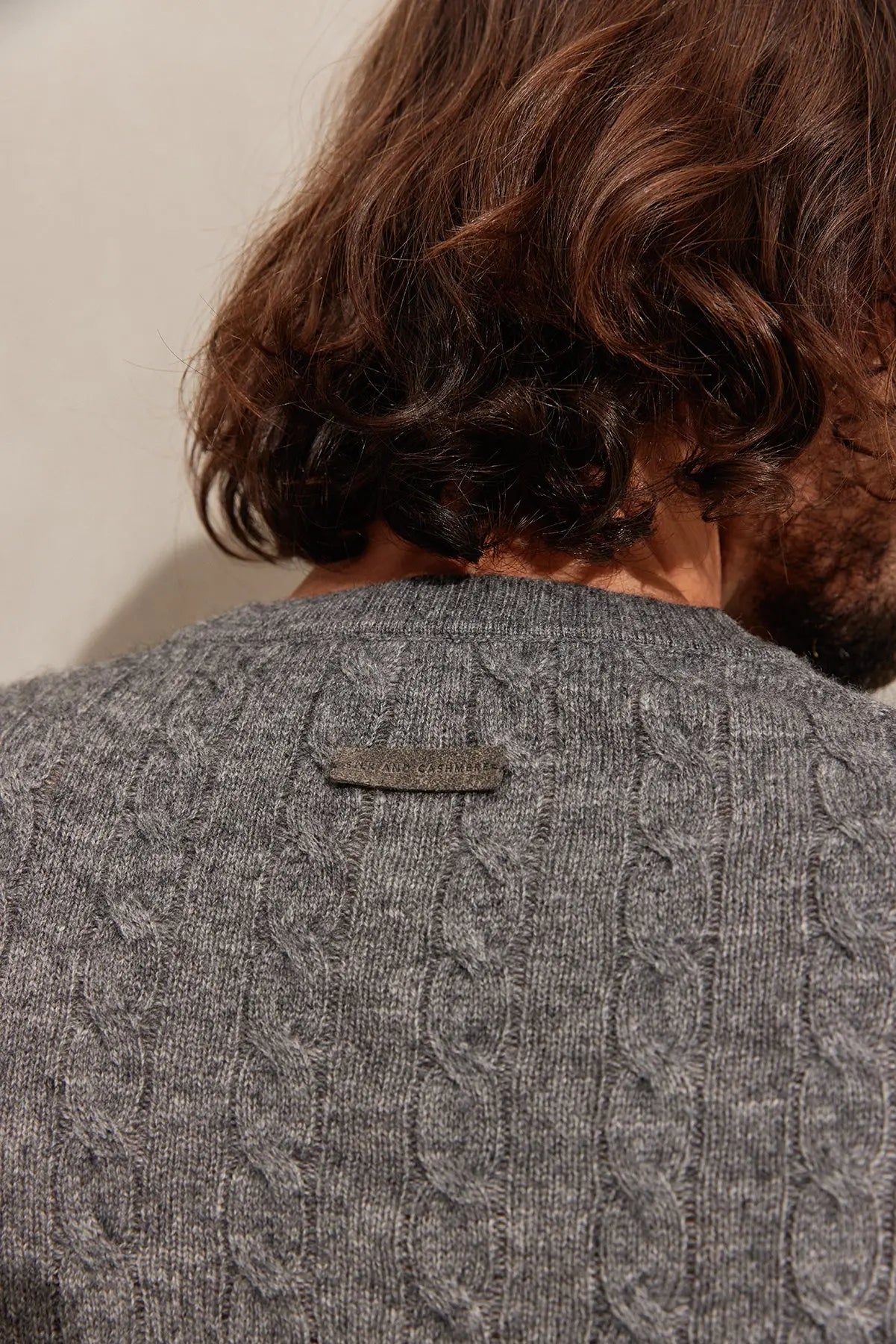 Orta Gri Melanj Kamir ve Yün Yuvarlak Yaka Saç Örgülü Uzun Kollu Amerigo Erkek Kazak Silk and Cashmere