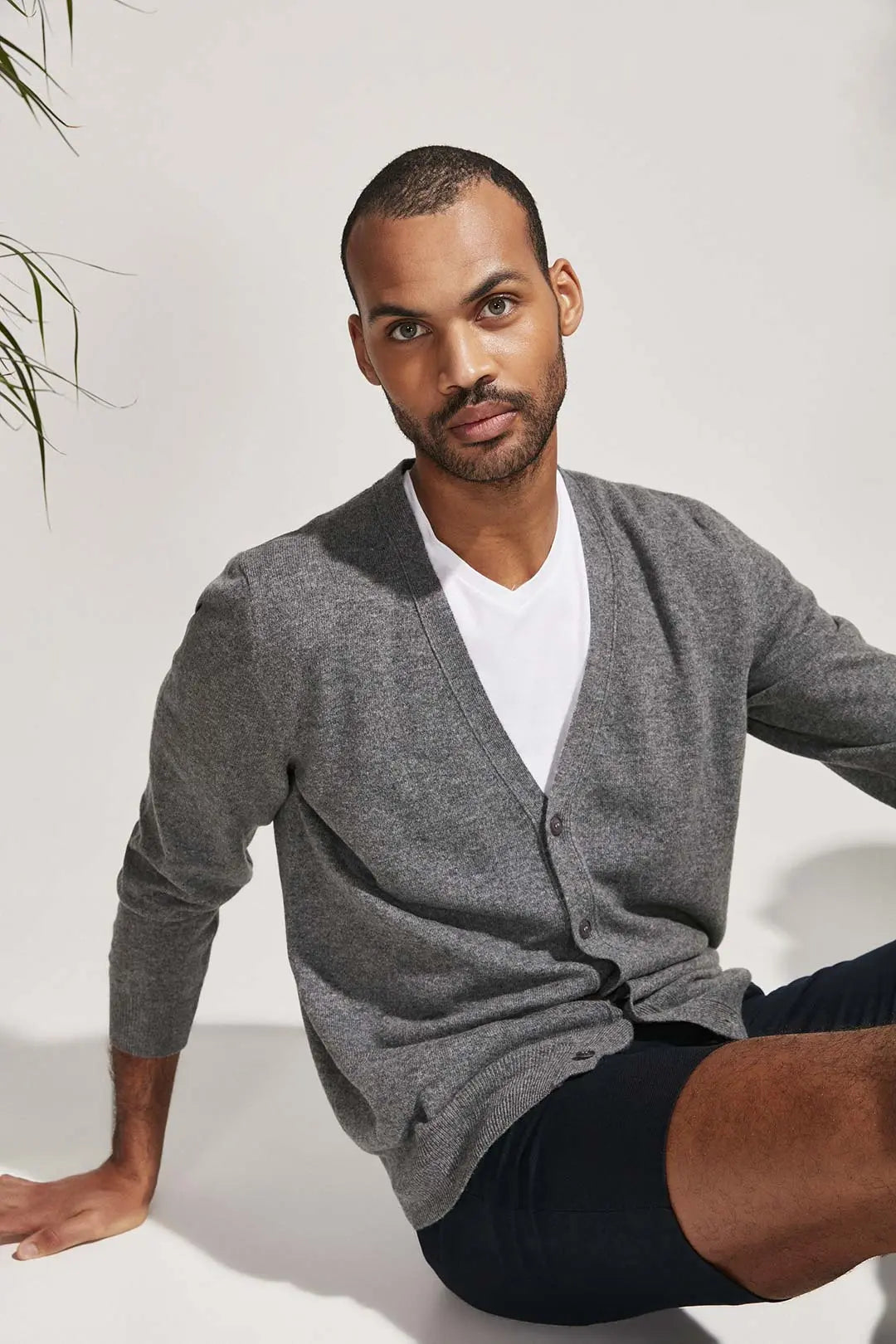 Orta Gri Melanj Saf Kaşmir Arma V Yaka Uzun Kollu Erkek Hırka Silk and Cashmere