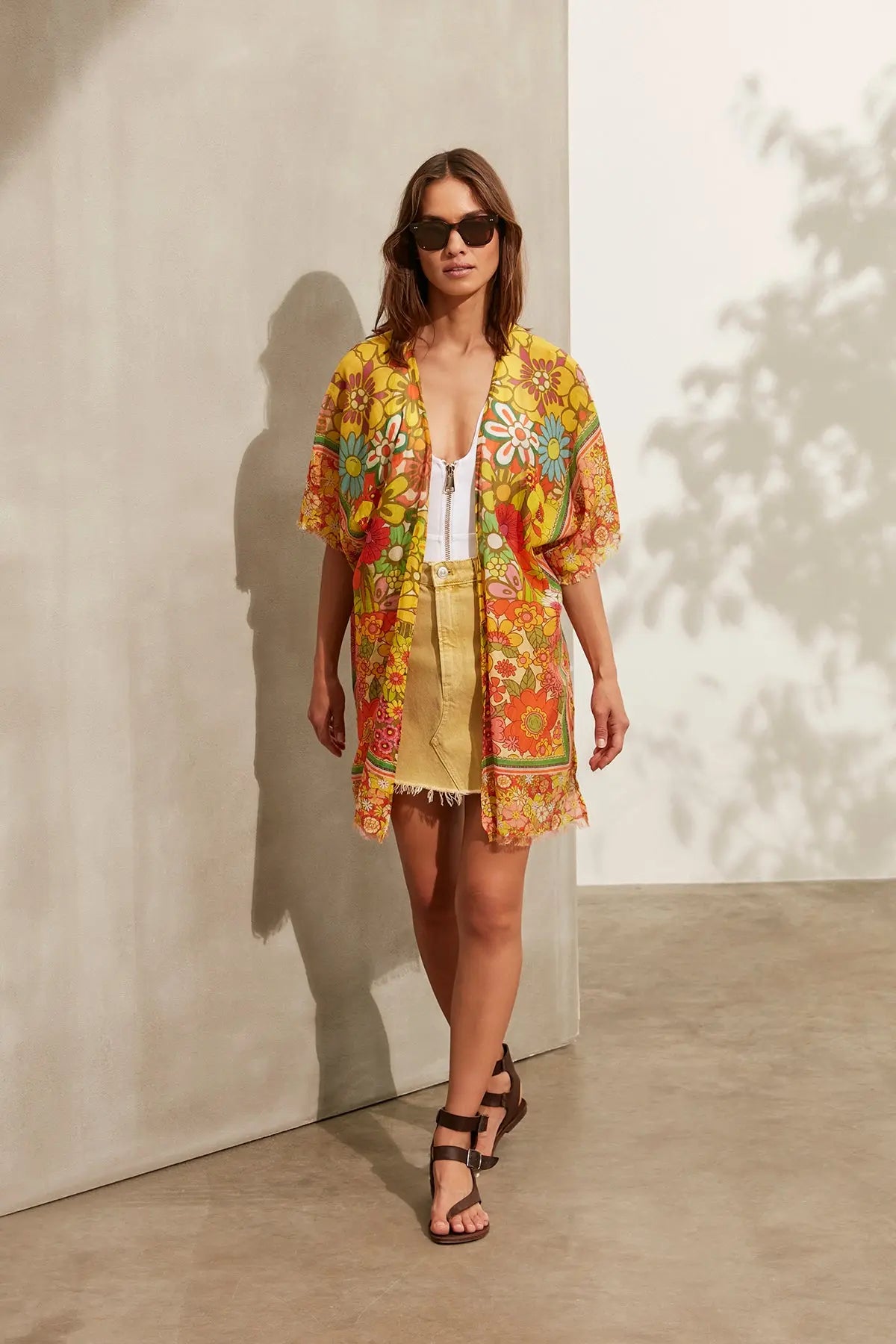 Sarı İpekli Çiçek Desenli Kısa Kimono Silk and Cashmere