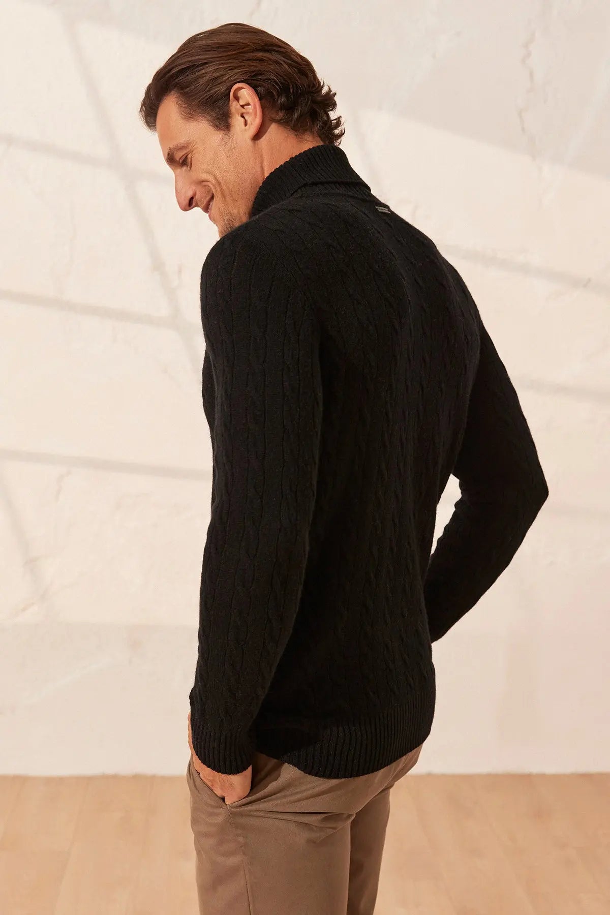 Siyah Amerigo Avustralya Yünü Kaşmir Saç Örgülü Balıkçı Yaka Uzun Kollu Erkek Kazak Silk and Cashmere