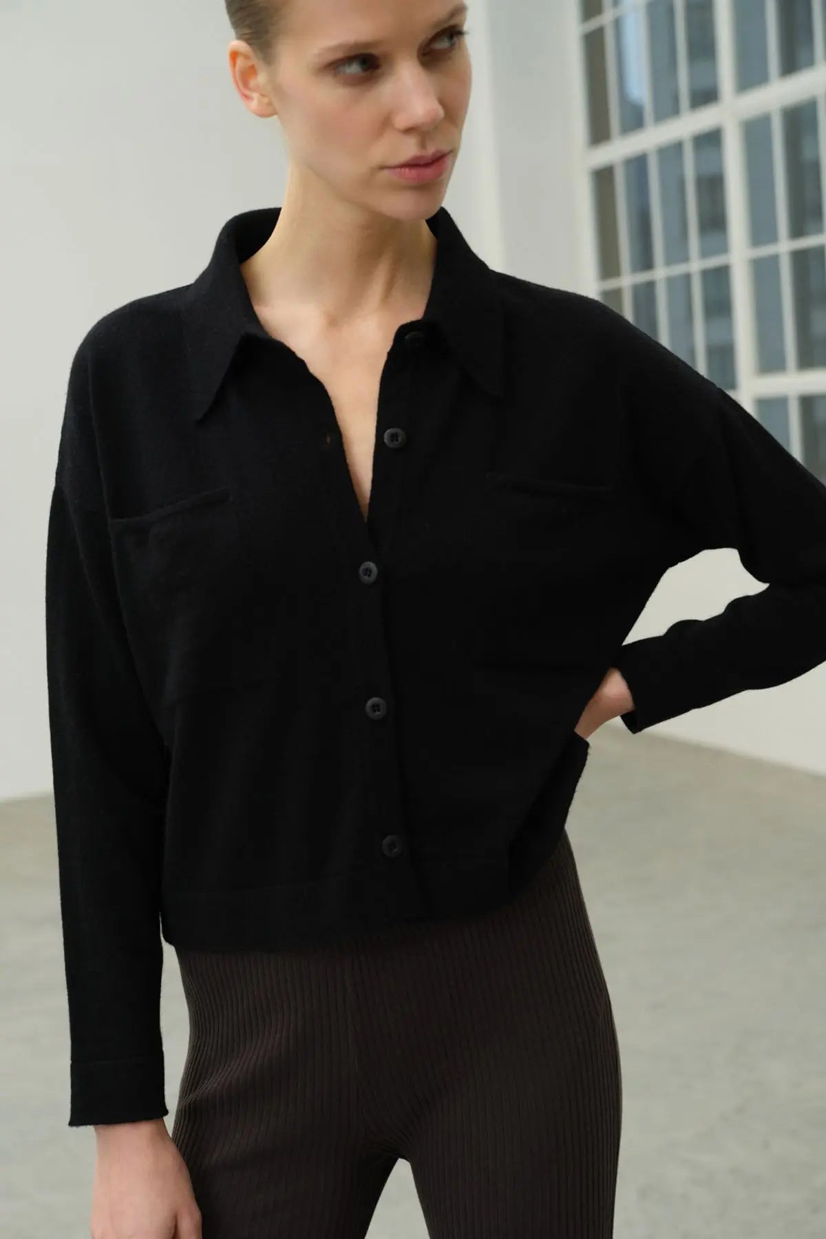 Siyah Geri Dönüştürülmüş Kaşmir ve Merinos Yün Karışımlı Reloved Kadın Gömlek Hırka Silk and Cashmere