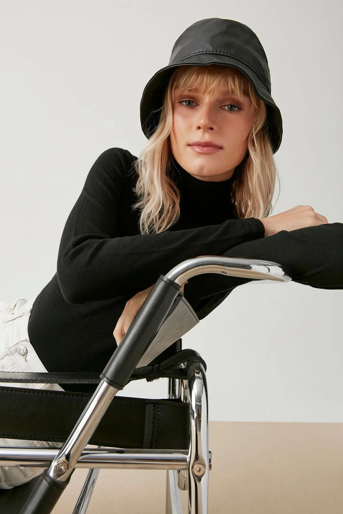 Siyah İpek ve Kaşmir Balıkçı Yaka Uzun Kollu Aleyna Triko Silk and Cashmere