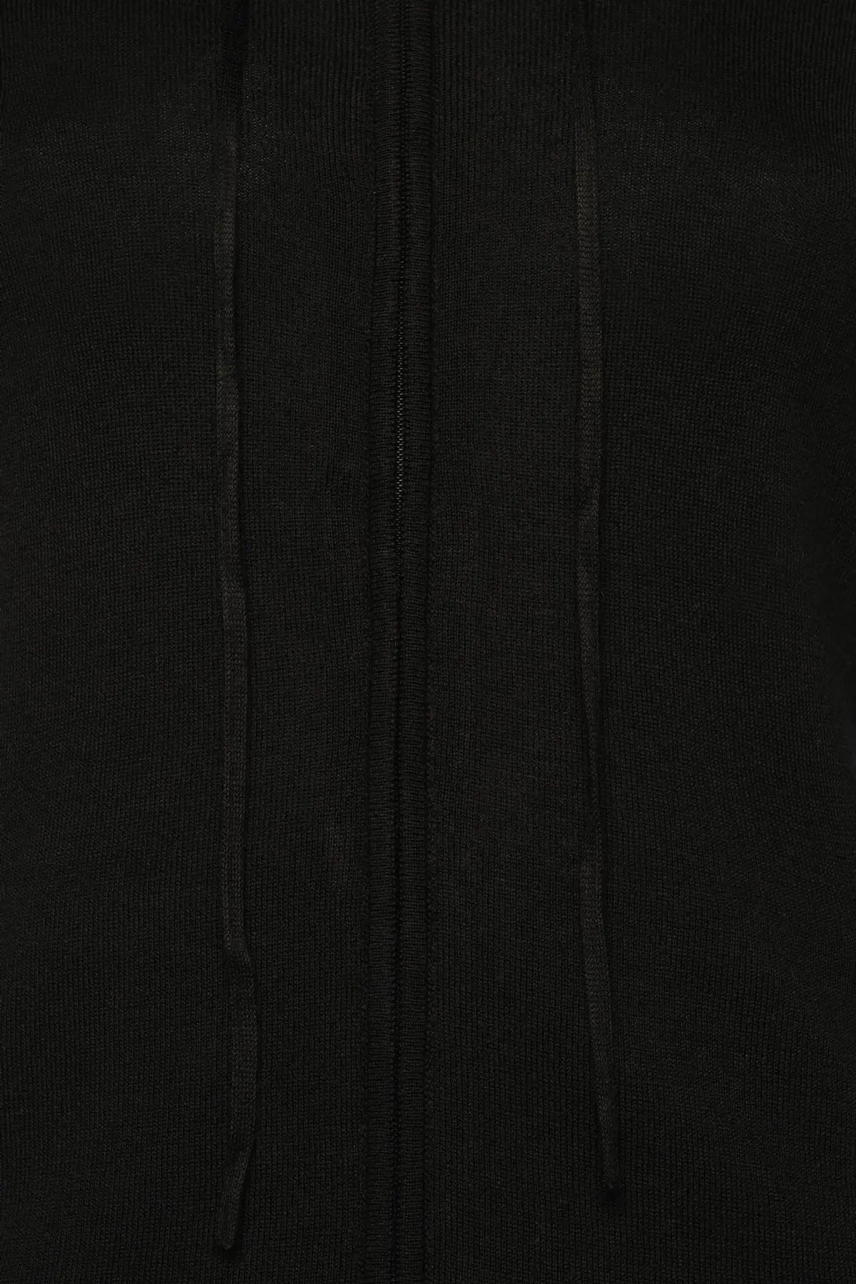 Siyah İpek ve Kaşmir Kapüşonlu Uzun Kollu Aleyna Hırka Silk and Cashmere