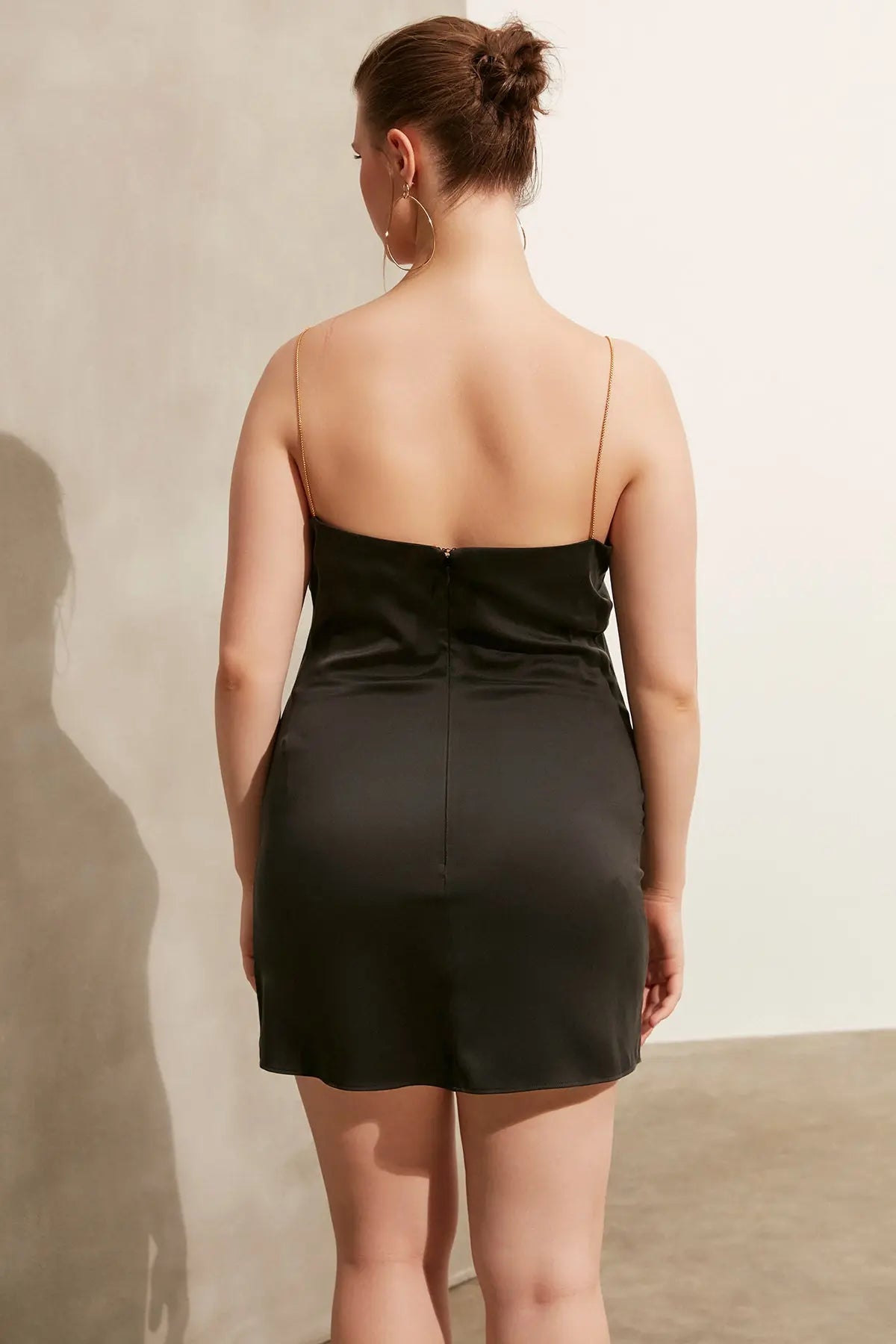 Siyah Saf İpek Flow Kısa Zincir Askılı Abiye Elbise Silk and Cashmere