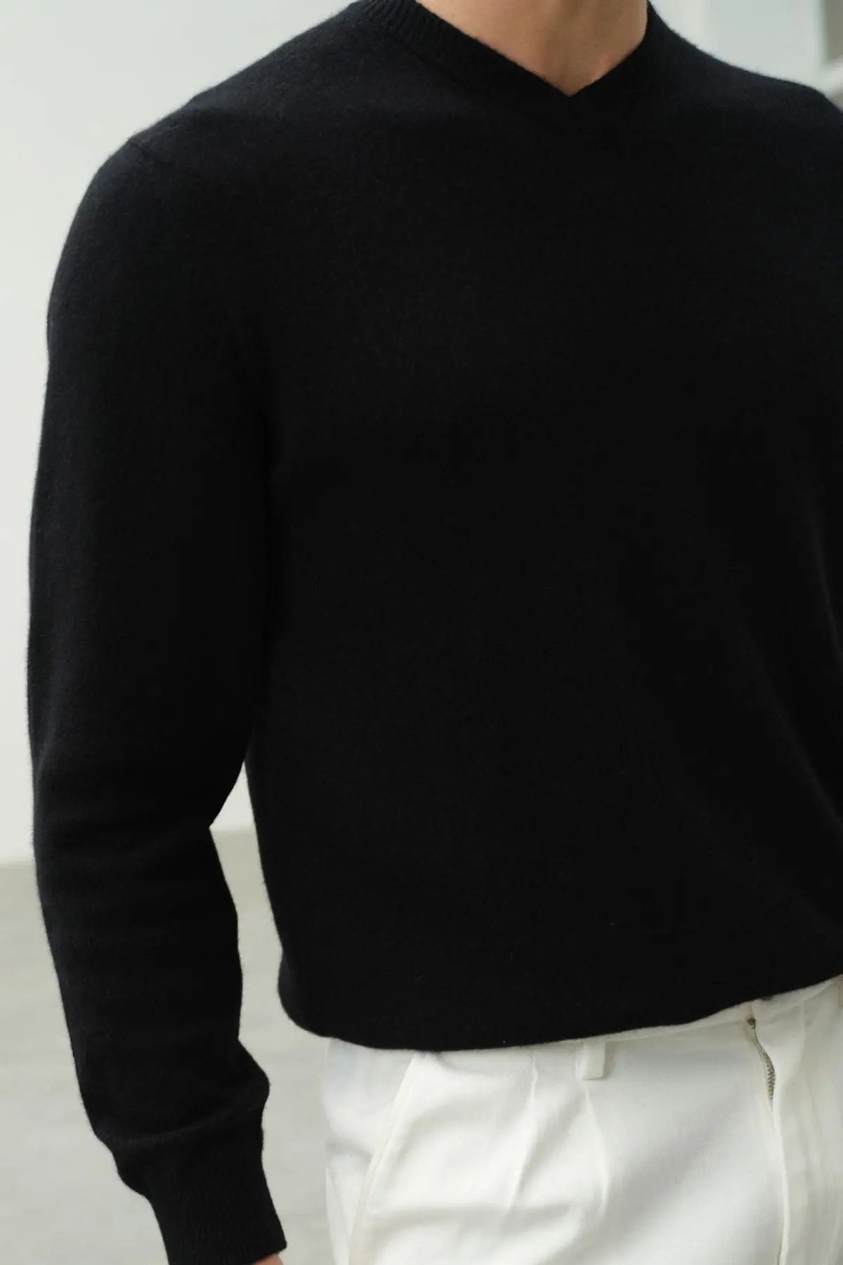 Siyah Saf Kamir V Yaka Uzun Kollu Vincent Erkek Kazak Silk and Cashmere