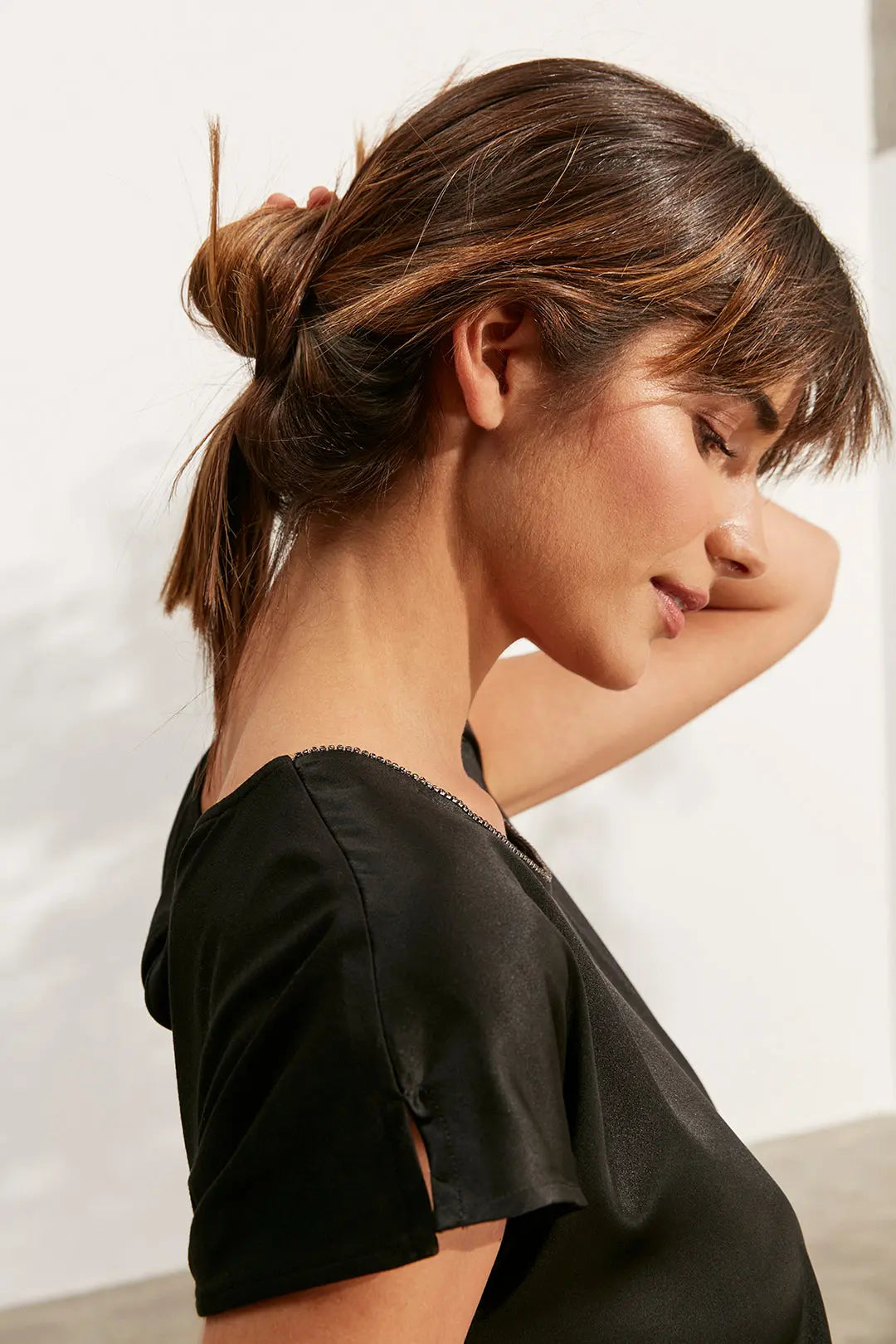 Siyah Venüs Pırlanta Detaylı Kısa Kollu İpek Bluz Silk and Cashmere