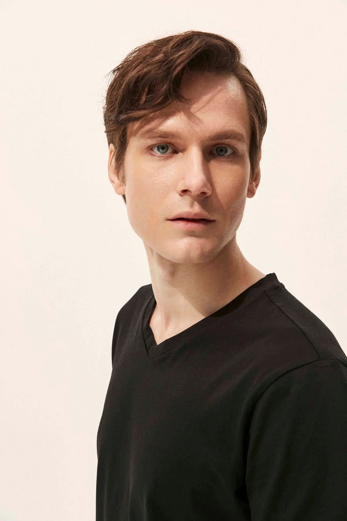 Siyah & More Erkek V Yaka  Kısa Kollu Pamuk Tişört Silk and Cashmere