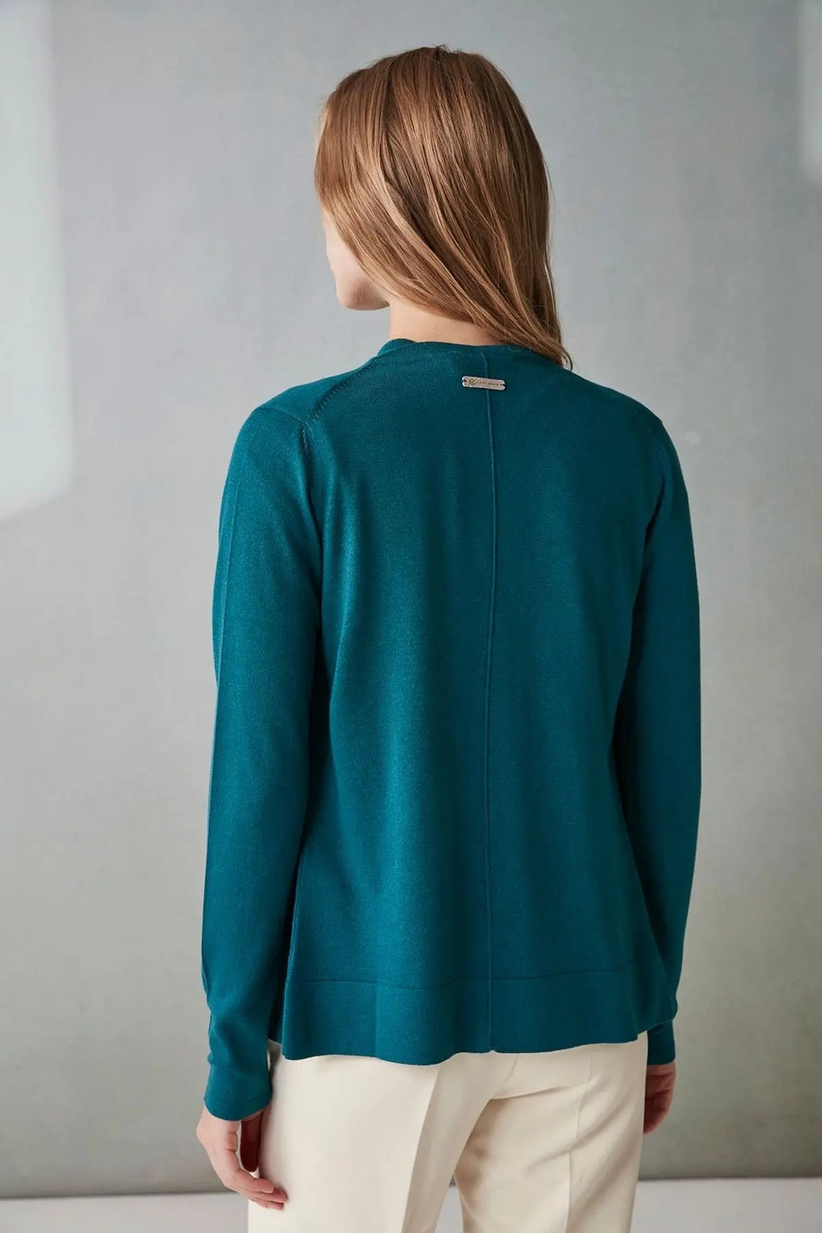 Tavuskusu İpek ve Kaşmir Düğmeli V Yaka Uzun Kollu Aleyna Hırka Silk and Cashmere